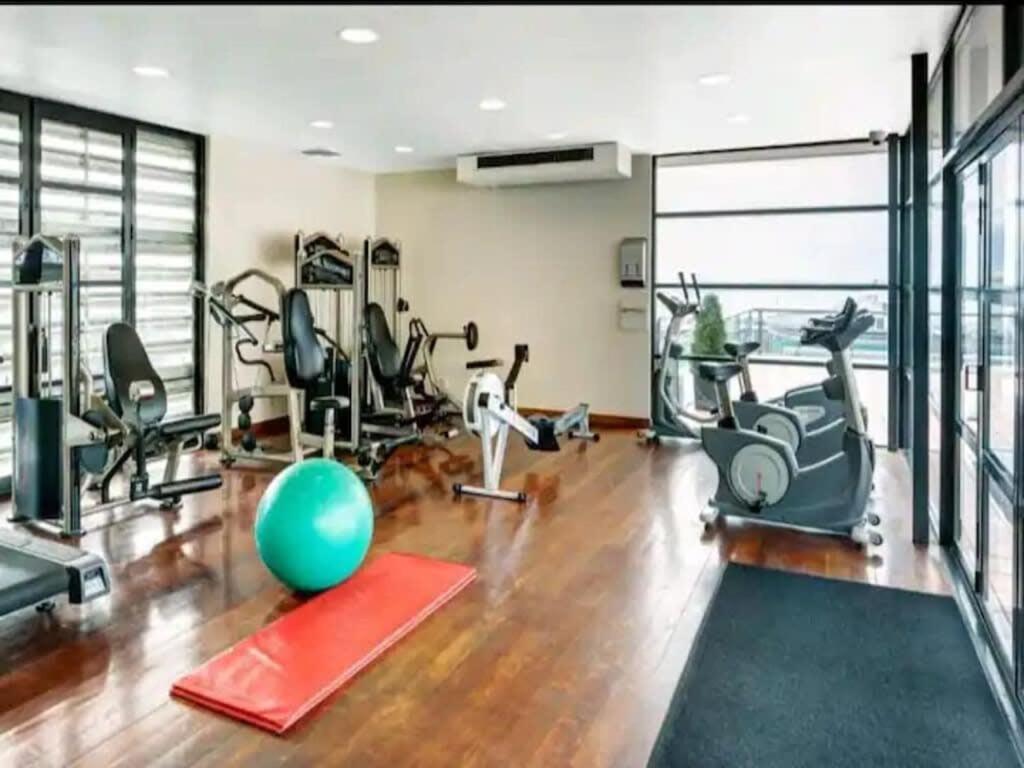 Lovely Bright Apartment With Balcony Pool And Gym 奥克兰 外观 照片